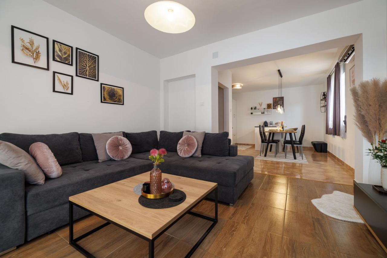 Spacious And Modern App With Big Terrace Malinska Exterior photo