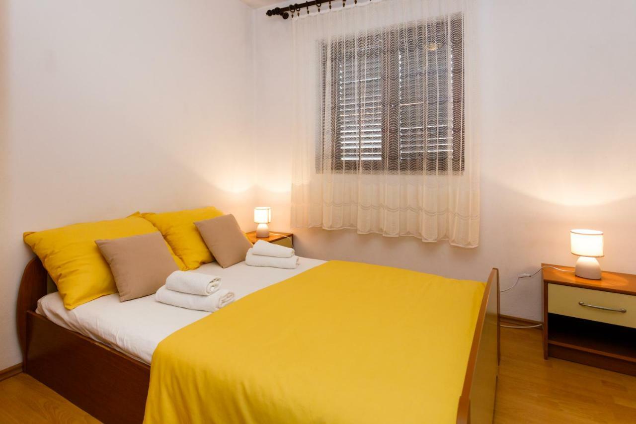 Spacious And Modern App With Big Terrace Malinska Exterior photo